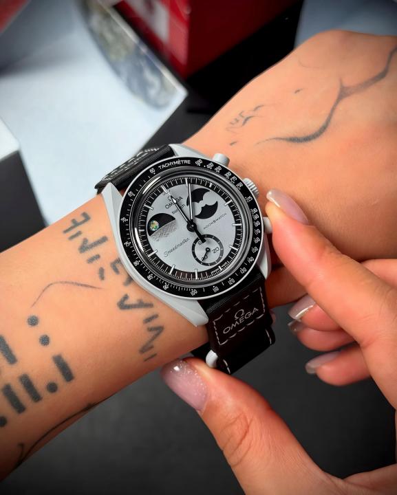 Omeg_a Moons Watch Limited Edition
