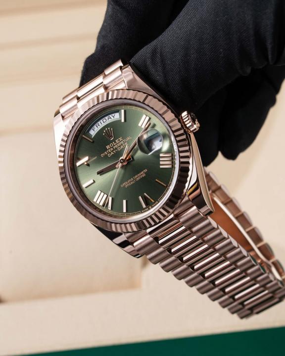 RLX Oyster Perpetual Day Date Olive Green Roman Sunray DIal with Everose Gold Iconic President Bracelet Copper-Green