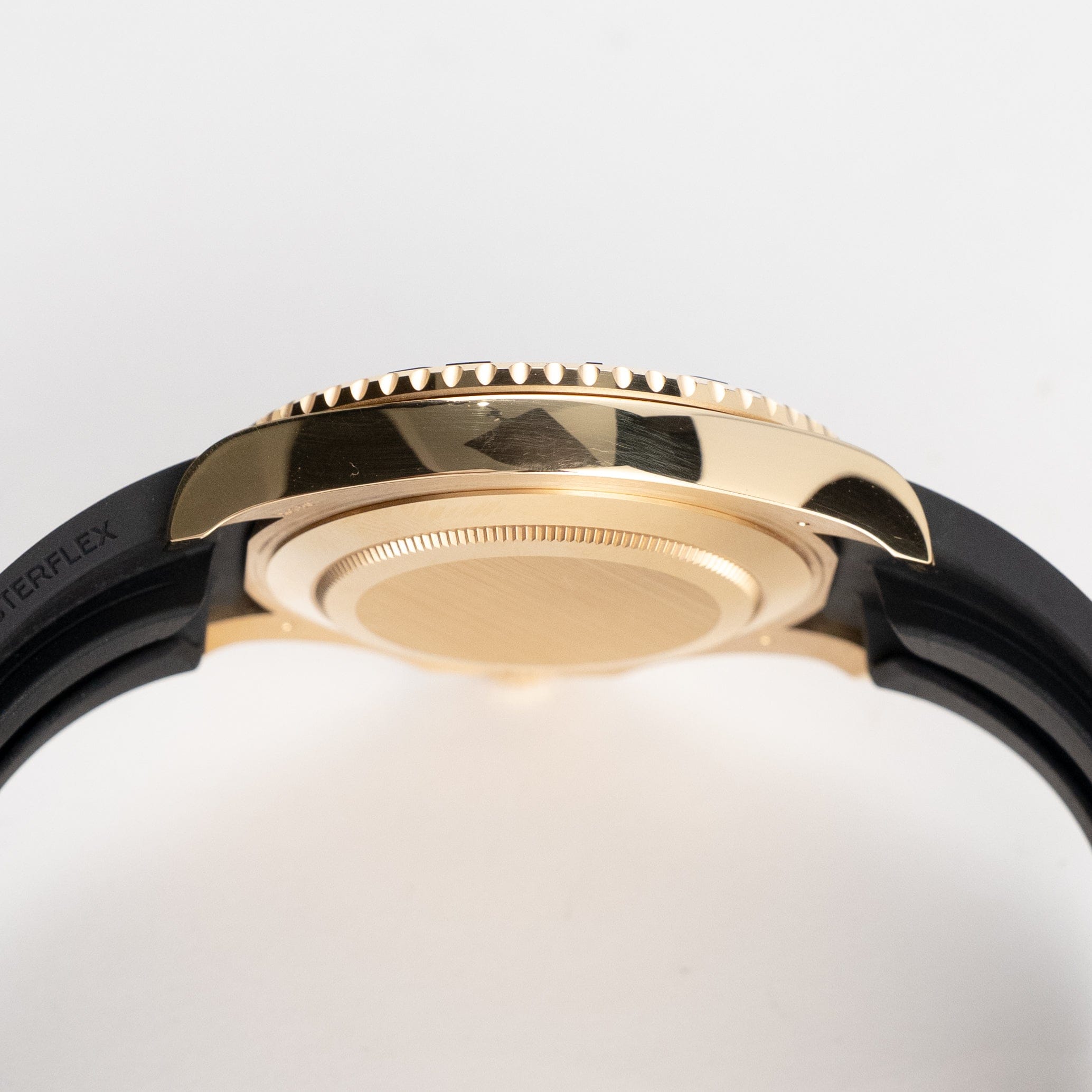 Role_x Yatch Master Yellow Gold Oysterflex Black Mint Mens Watch Luxury Edition Premium Quality Luxurystuffs.in