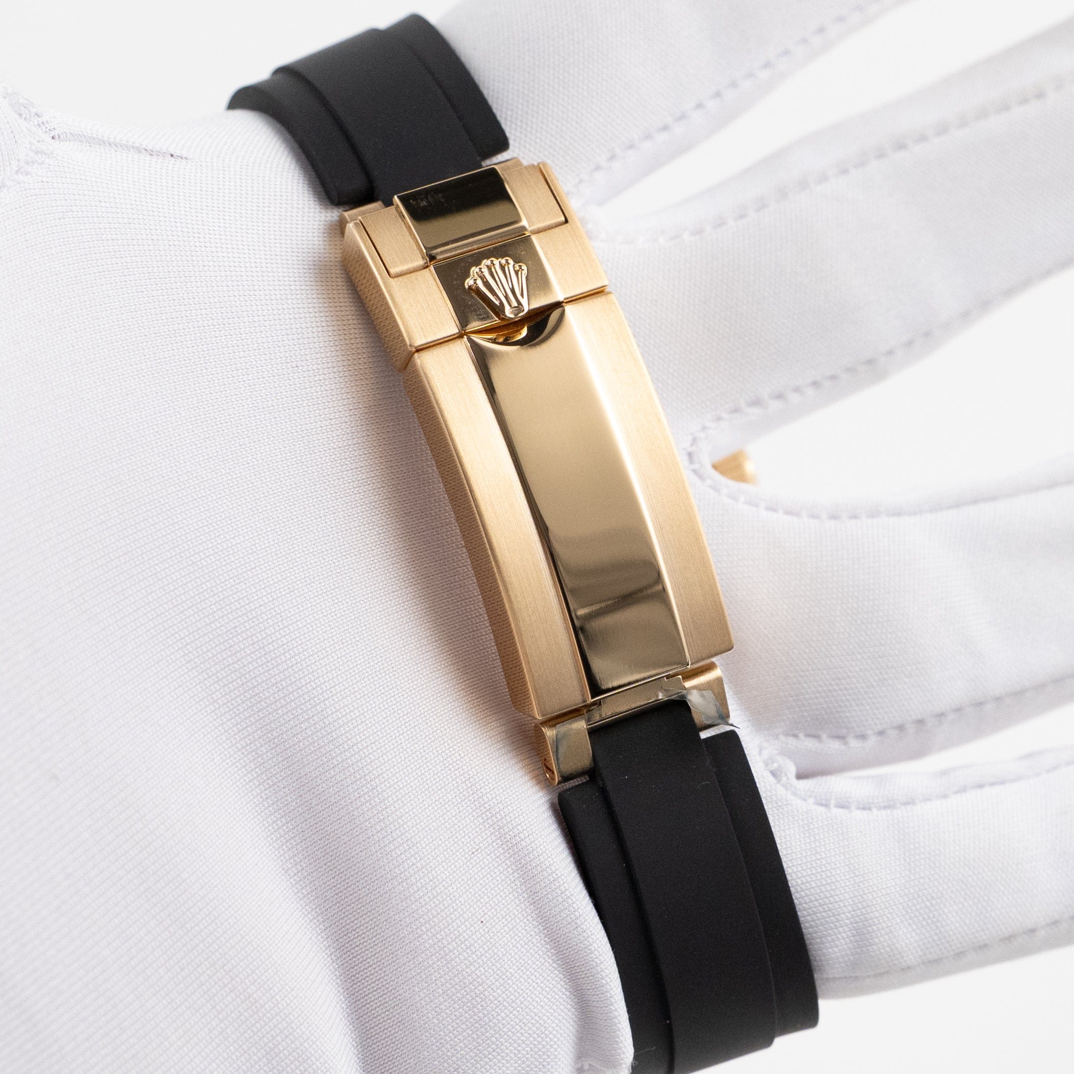 Role_x Yatch Master Yellow Gold Oysterflex Black Mint Mens Watch Luxury Edition Premium Quality Luxurystuffs.in
