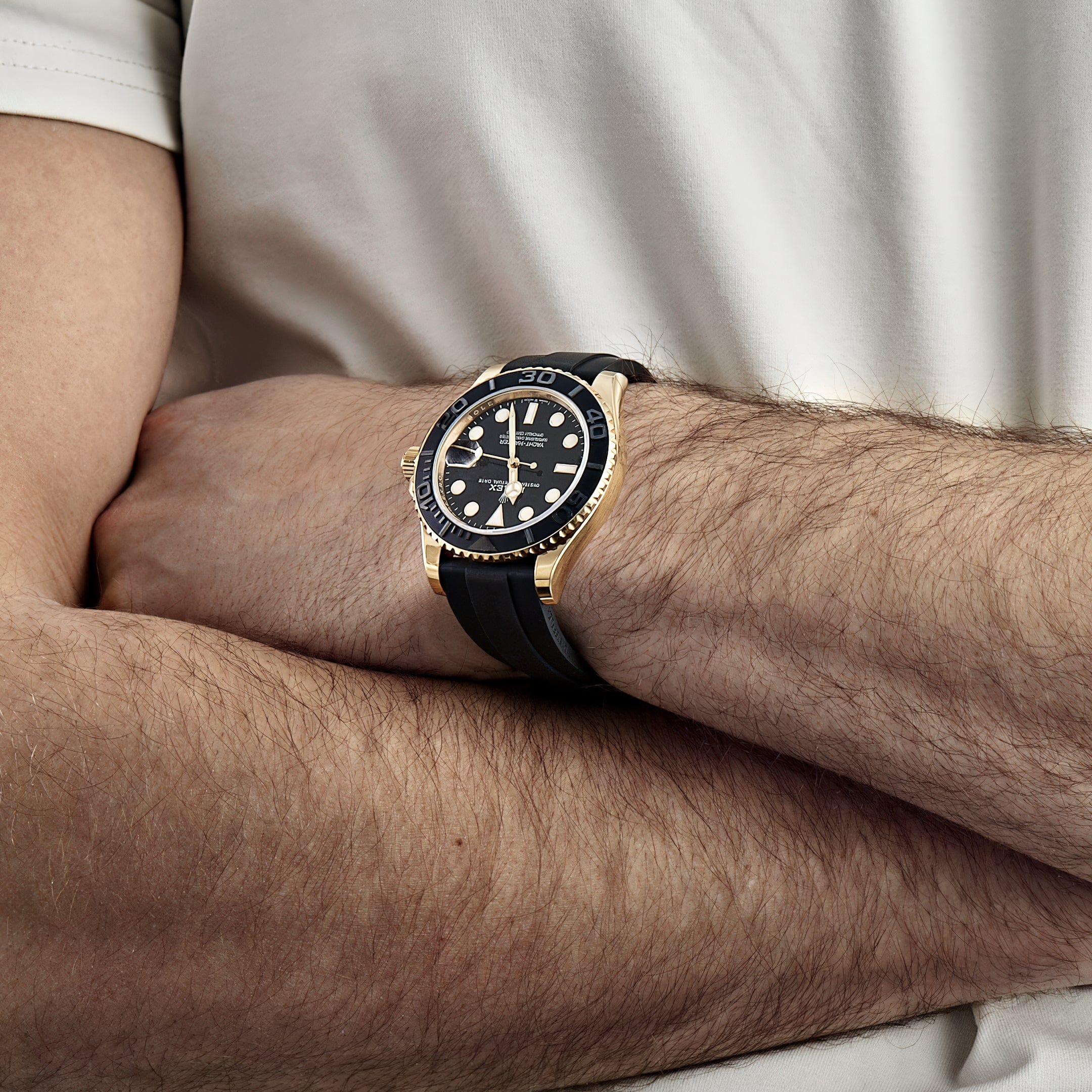 Role_x Yatch Master Yellow Gold Oysterflex Black Mint Mens Watch Luxury Edition Premium Quality Luxurystuffs.in