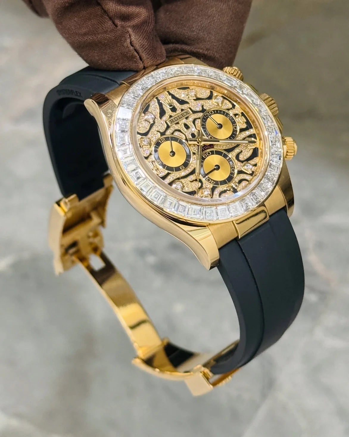 Ro*ex Eye Of The Tiger Silicon Belt Edition Premium Quality Luxury Watch luxurystuffs.in